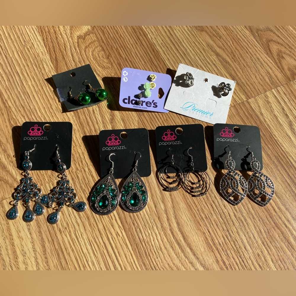 Paparazzi and costume earrings bundle of 7